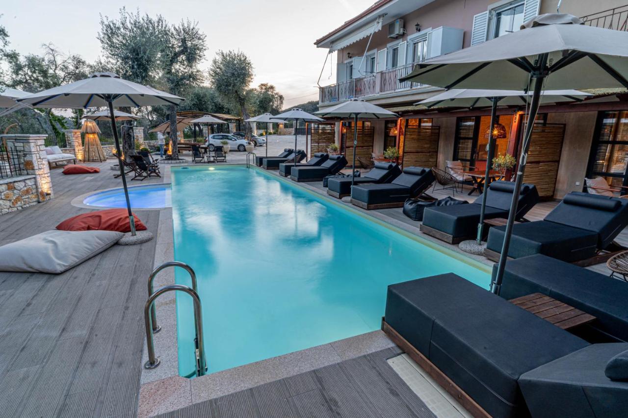 F & S Lounge Suites Parga Exterior photo
